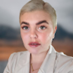 Meet your Posher, Stacy